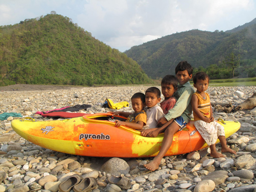 Kayaking Nepal How many in a boat